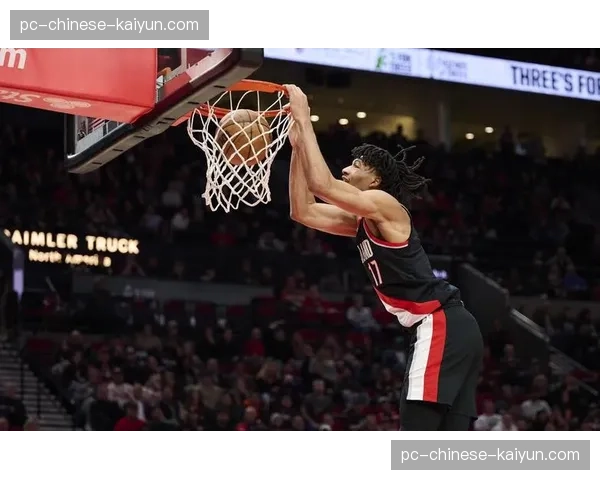 消息：开拓者官方确认，谢登-夏普遭遇膝盖十字韧带撕裂，赛季报销